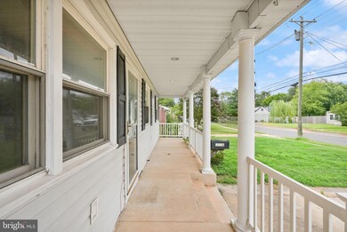 7726 Amherst Dr, Manassas, VA 20111 - photo 3