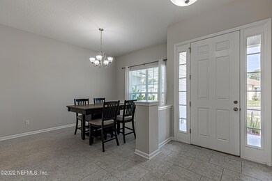 6-Foyer Dining View