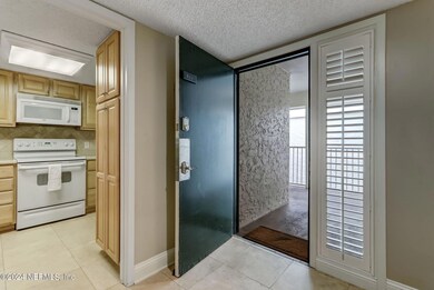 6-web-or-mls-20_2122 Beach Wood