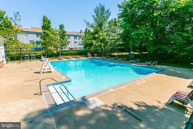 9232 Cardinal Forest Ln unit 9232B-, Lorton, VA 22079 - photo 4