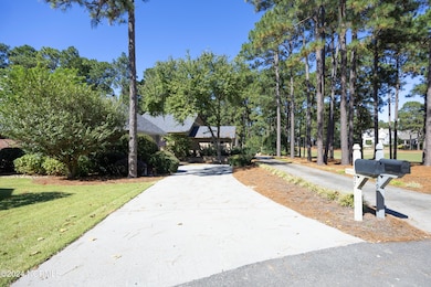 03DrivewayWithMailbox