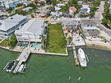 8353 Bayshore Dr, Treasure Island, FL 33706 - photo 6