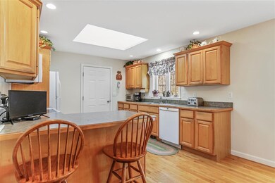 24 Briallia Cir, Newmarket, NH 03857 - photo 6