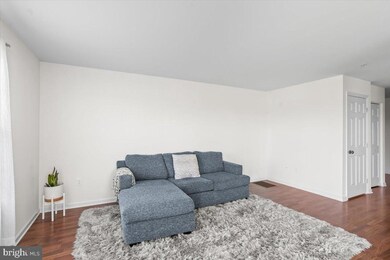 176 N Village Cir U-0102 Cir, Palmyra, PA 17078 - photo 6