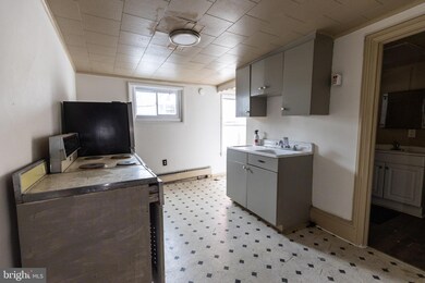 212 W Market St unit E, Pottsville, PA 17901 - photo 5