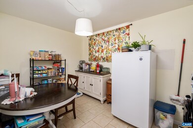 1908 Inglewood Dr unit B, Charlottesville, VA 22901 - photo 5