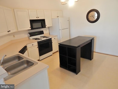 7418 Hindon Cir, Windsor Mill, MD 21244 - photo 5