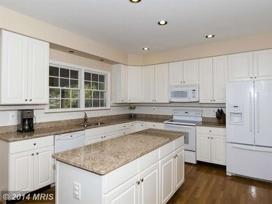 5396 Dunteachin Dr, Ellicott City, MD 21043 - photo 3