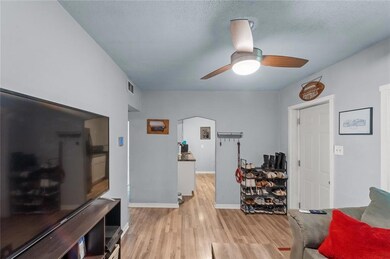 4136 Columbia St, Des Moines, IA 50313 - photo 7