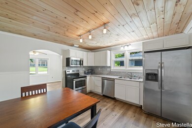 616 E Slocum St, Whitehall, MI 49461 - photo 4