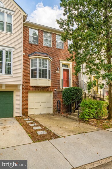 5811 Walden Commons Ct unit 125, Burke, VA 22015 - photo 2