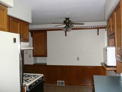 3046 W 25th St, Erie, PA 16506 - photo 4