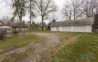 2.5 Car Detached Garage with Workshop