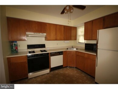 226 Wyndham Place, Trenton, NJ 08691 - photo 5