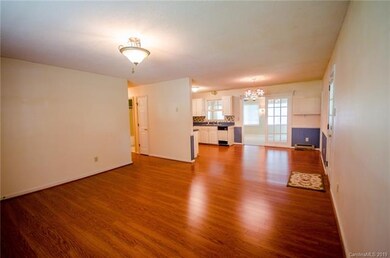 145 Victoria Dr, Statesville, NC 28625 - photo 6