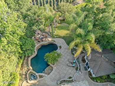 Resort like yard