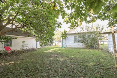 818 Vincil St, Moberly, MO 65270 - photo 6