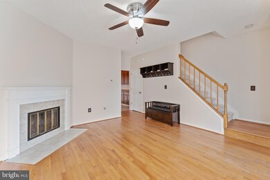 7216 Stover Ct, Alexandria, VA 22306 - photo 4