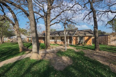 5817 Hunter Trail, Colleyville, TX 76034 - photo 3