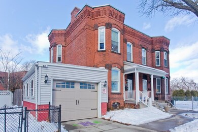 11 Linden St, Holyoke, MA 01040 - photo 4
