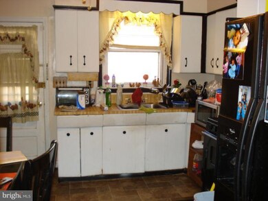 4009 W Strathmore Ave, Baltimore, MD 21215 - photo 4