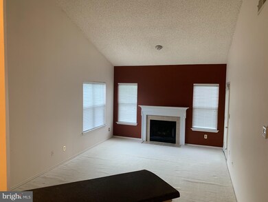 13068 Autumn Woods Way unit 201, Fairfax, VA 22033 - photo 5