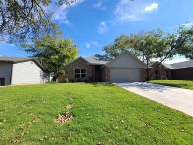 219 Cherry St, Weatherford, TX 76086 - photo 3