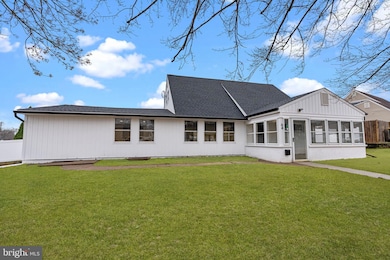 64 Vividleaf Ln, Levittown, PA 19054 - photo 2