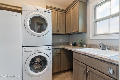 5801 Sumner Pl-33