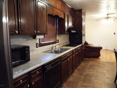 6 Kitchen 3