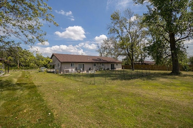 6825 N Brown Station Dr unit B, Columbia, MO 65202 - photo 2