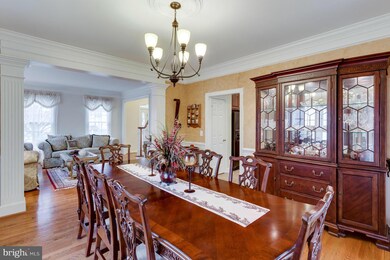 4879 Annamohr Dr, Fairfax, VA 22030 - photo 7