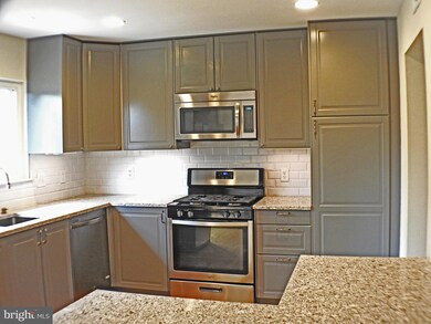 13422 Whaley Ct, Herndon, VA 20171 - photo 5