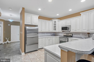 1381 Fieldbrook Cir unit 9, York, PA 17403 - photo 4