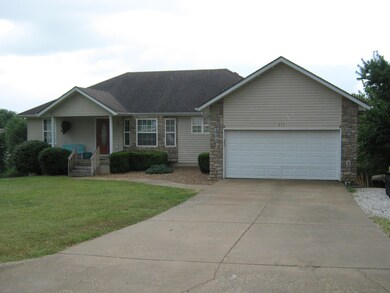 213 W Canyon Ct, Nixa, MO 65714 - photo 2