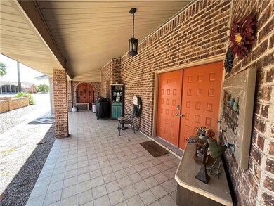 911 Citrus Dr, Alamo, TX 78516 - photo 2