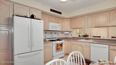 005_2253_Crestwood_place_357262_670842