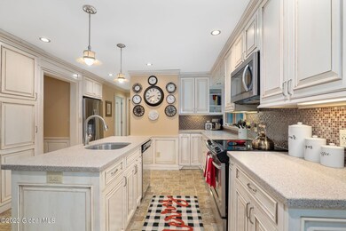 17-web-or-mls-705StDavidsLn_17