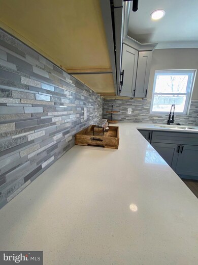 55 Inbrook Rd, Levittown, PA 19057 - photo 7