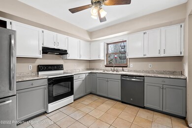 305 Municipal Rd, Dallas, PA 18612 - photo 5