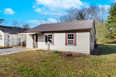 1526 W View St, Athens, TN 37303 - photo 5