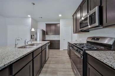 330 Linedale Ave, Magnolia, TX 77354 - photo 5