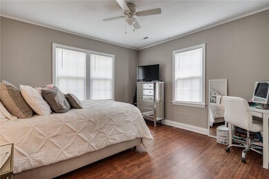 809 NW A St, Bentonville, AR 72712 - photo 4