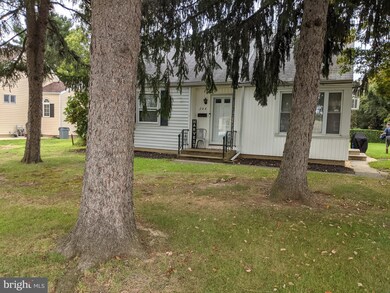 204 Knight Ave, Runnemede, NJ 08078 - photo 2