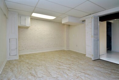 1748 Orchard St, Des Plaines, IL 60018 - photo 2