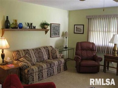 3605 Cedar St, Davenport, IA 52806 - photo 4