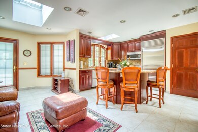 44 E Cheshire Place, Staten Island, NY 10301 - photo 6