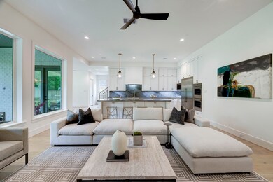 843 Wycliffe Dr, Houston, TX 77079 - photo 3