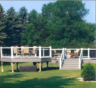 218 14th St, Cando, ND Deck