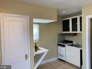 6201 Frederick Rd unit 2ND FLOOR, Catonsville, MD 21228 - photo 5